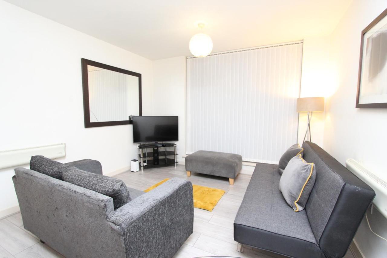 Spacious 1- Bedroom Apartment In E16 London Exterior foto